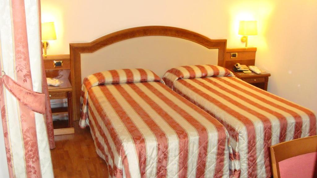 Albergo Corona Domodossola Cameră foto